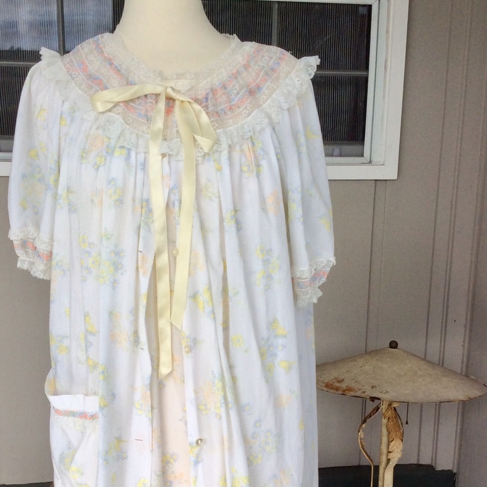 Vintage Barbizon Cotton Lacy Peignoir Set